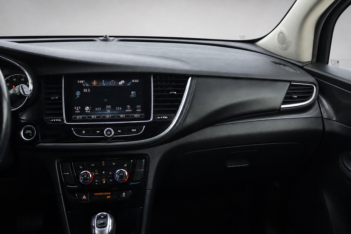 Used 2017 Buick Encore Essence FWD image 31