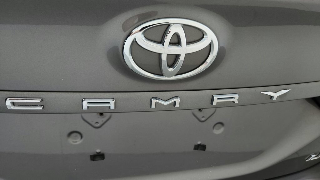 Certified 2018 Toyota Camry LE FWD image 14