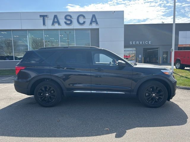 Used 2023 Ford Explorer XLT w/ Equipment Group 202A image 8