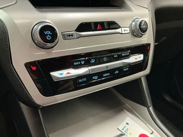 Used 2022 Ford Explorer XLT image 23