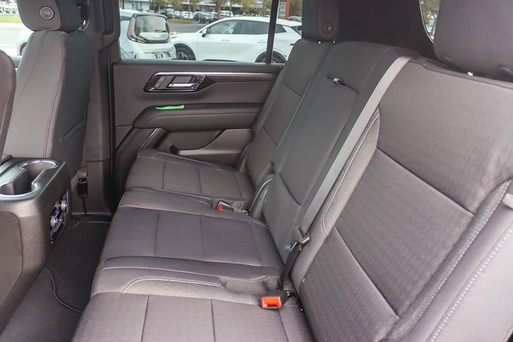 New 2026 Chevrolet Suburban LS image 17
