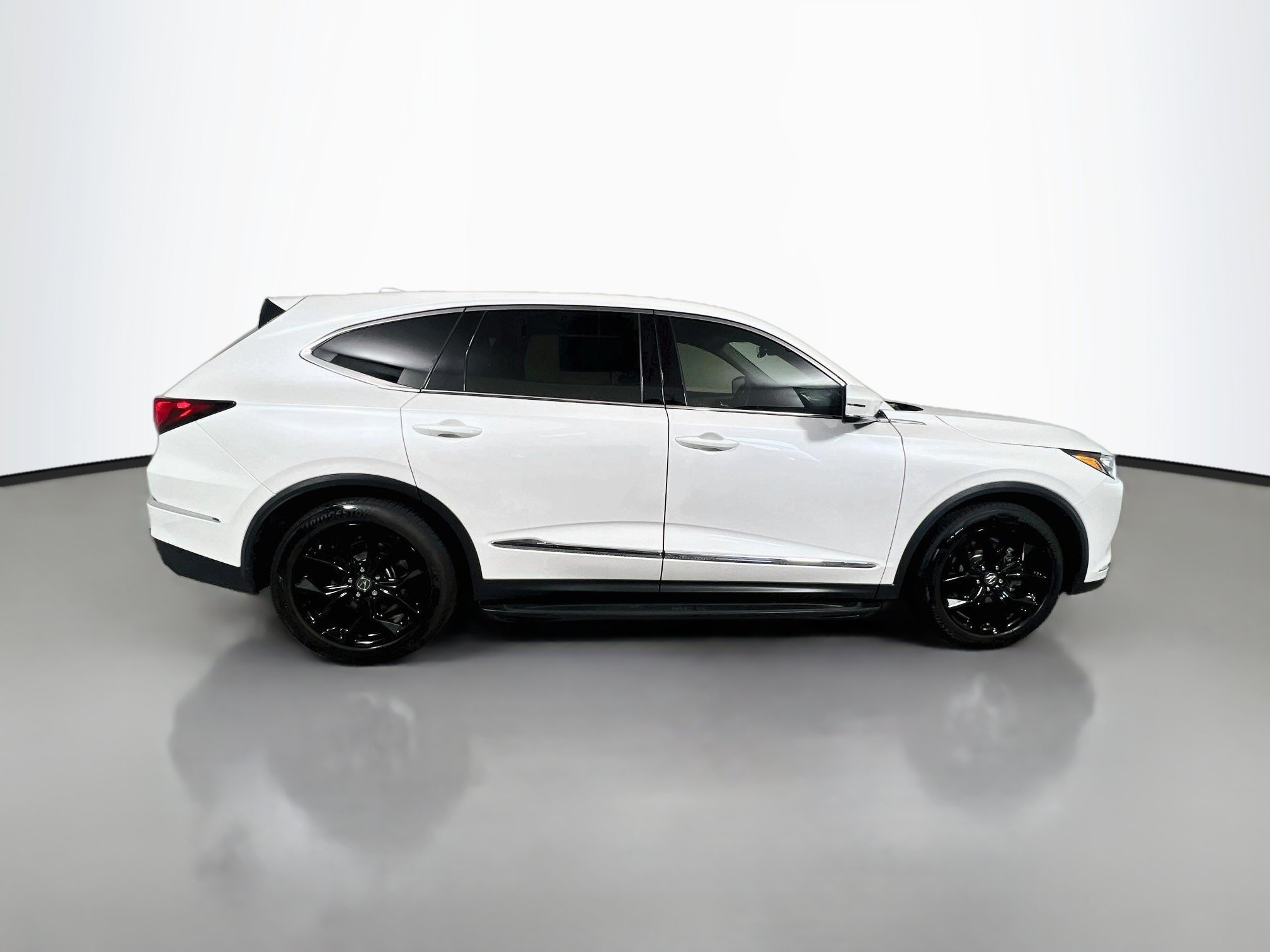 Used 2023 Acura MDX w/ Technology Package FWD image 3