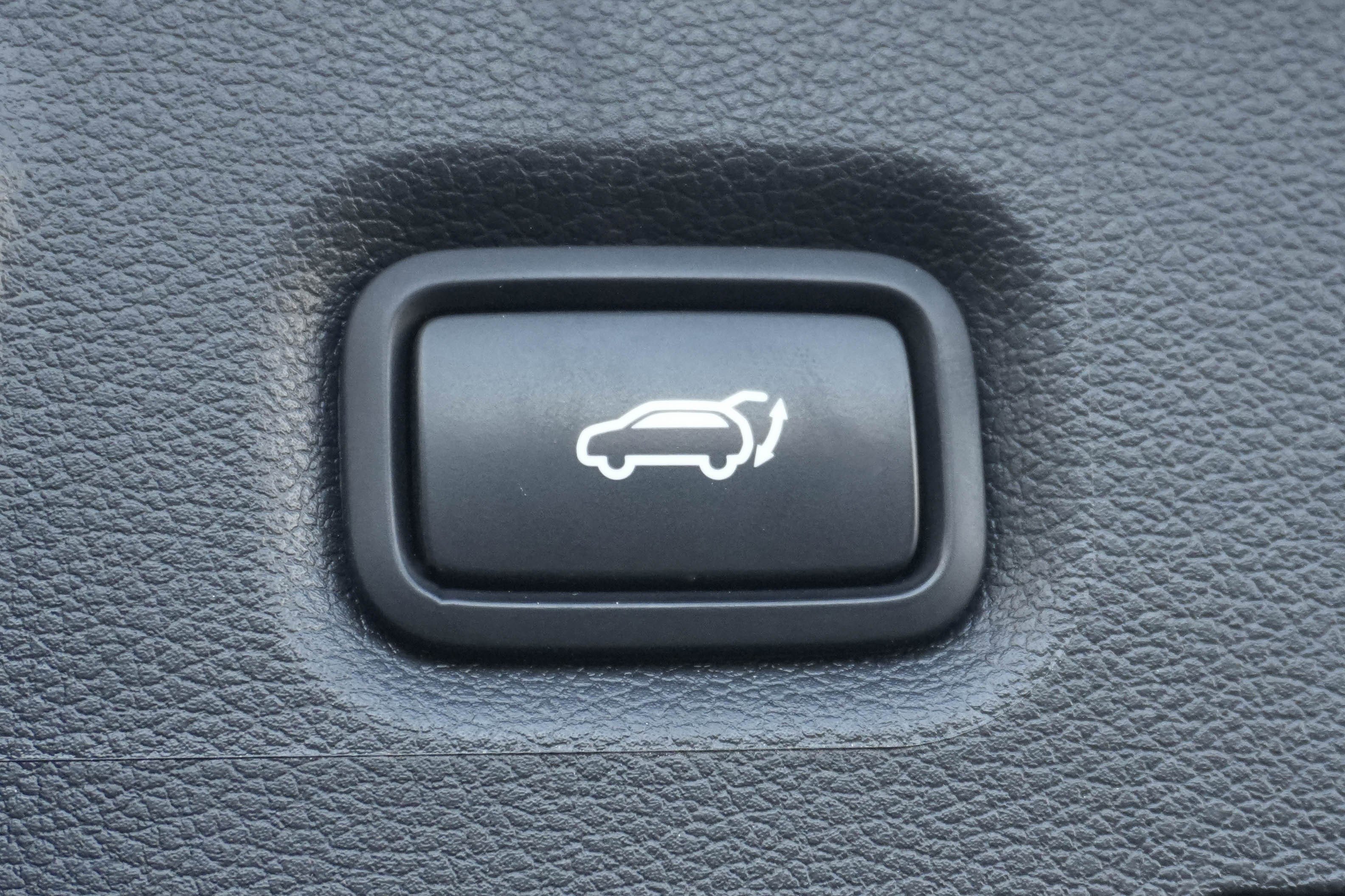 Used 2021 Hyundai Santa Fe Limited w/ Cargo Package image 33