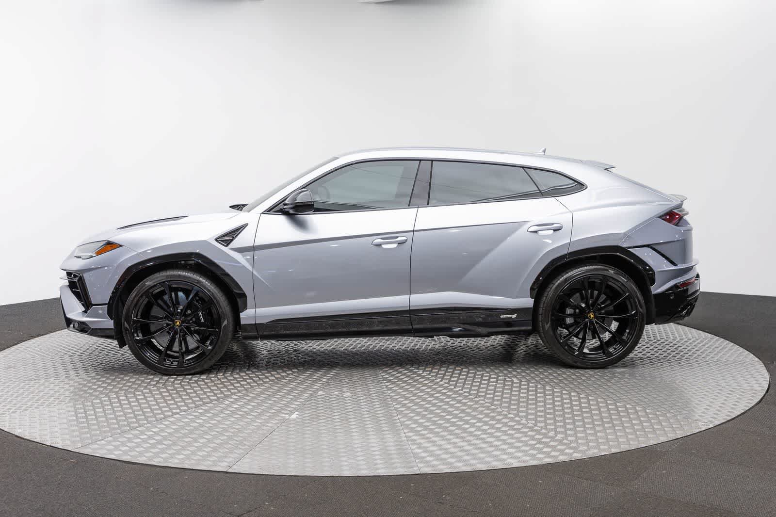 Used 2024 Lamborghini Urus S AWD/4WD image 3