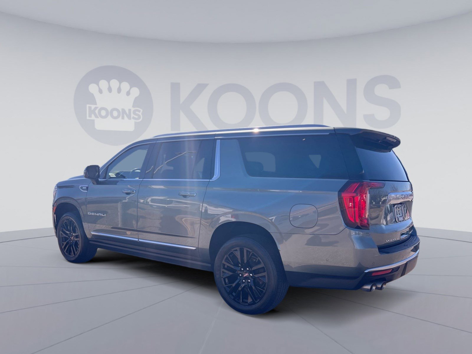 Used 2024 GMC Yukon XL Denali w/ Denali Reserve Package image 4