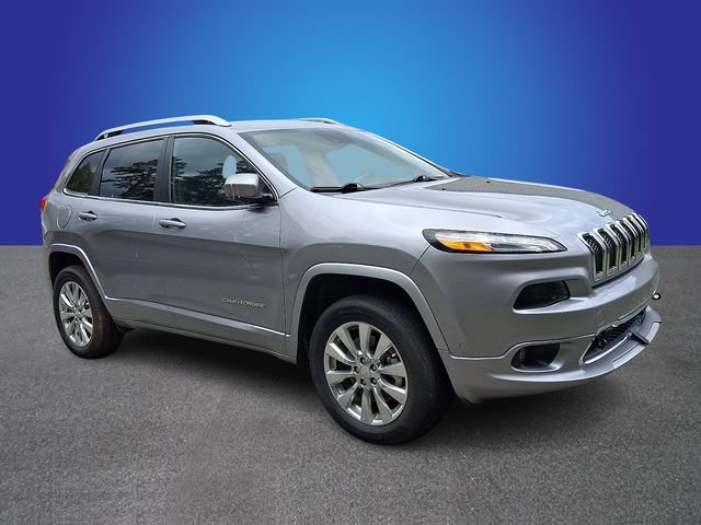 Used 2017 Jeep Cherokee Overland w/ Technology Group AWD/4WD image 2