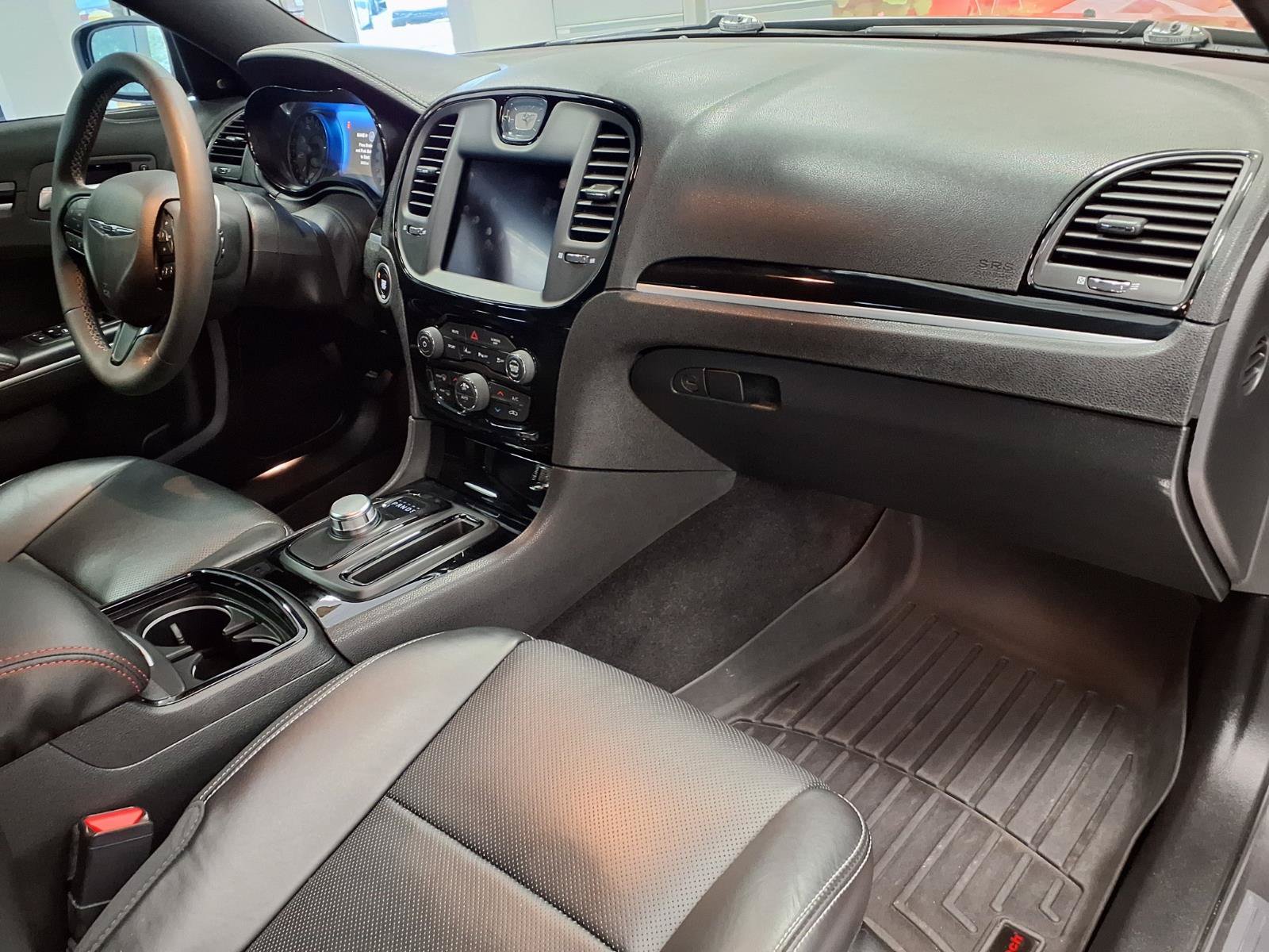 Used 2023 Chrysler 300 S w/ Comfort Group RWD image 9