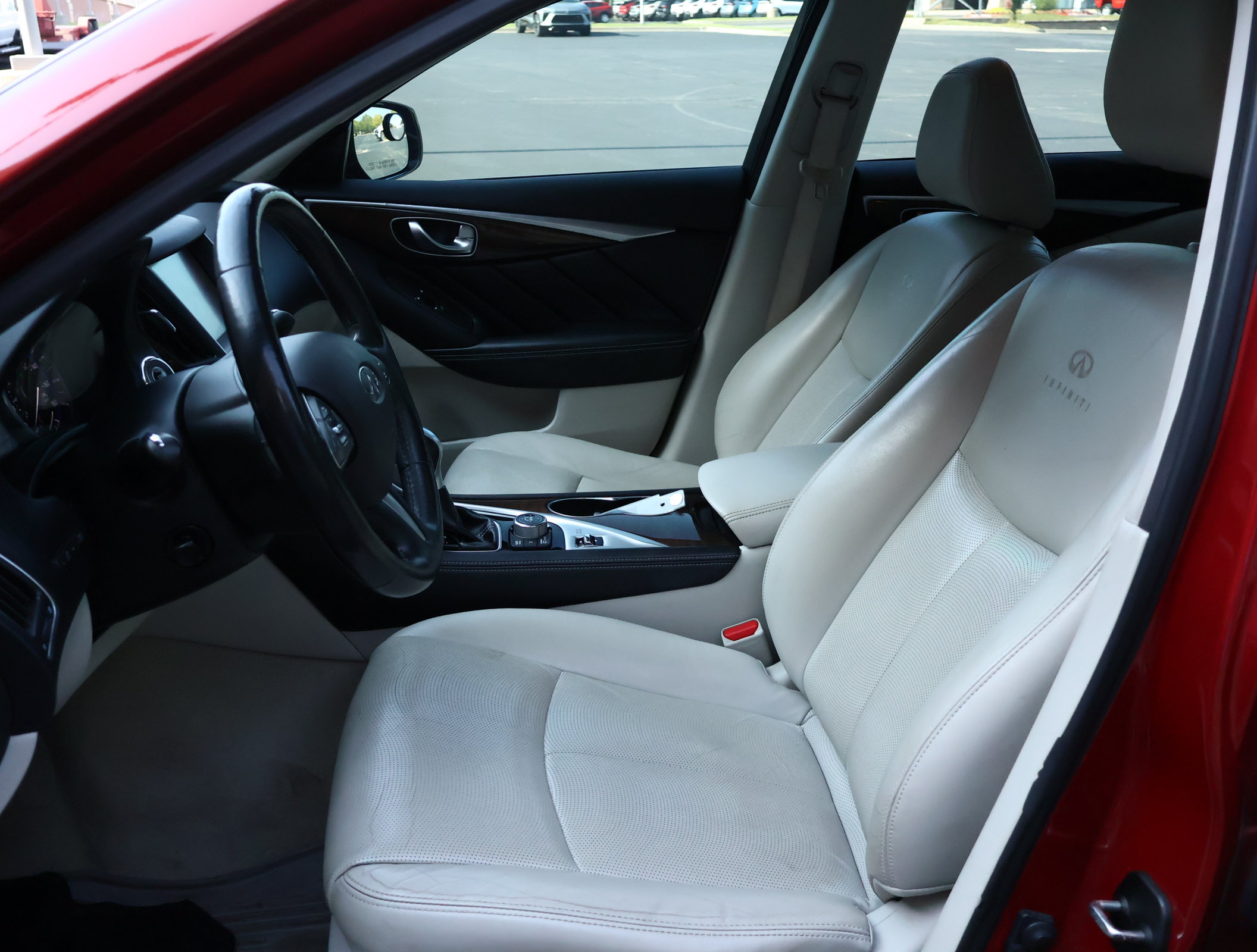 Used 2014 INFINITI Q50 Premium w/ Deluxe Technology Package AWD/4WD image 11