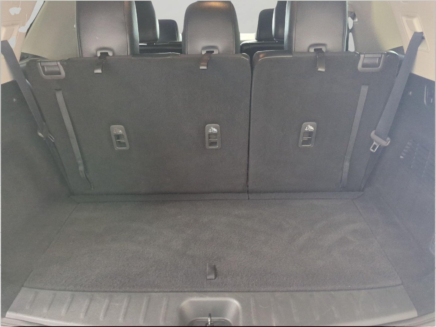 Used 2023 Nissan Pathfinder SL AWD/4WD image 26