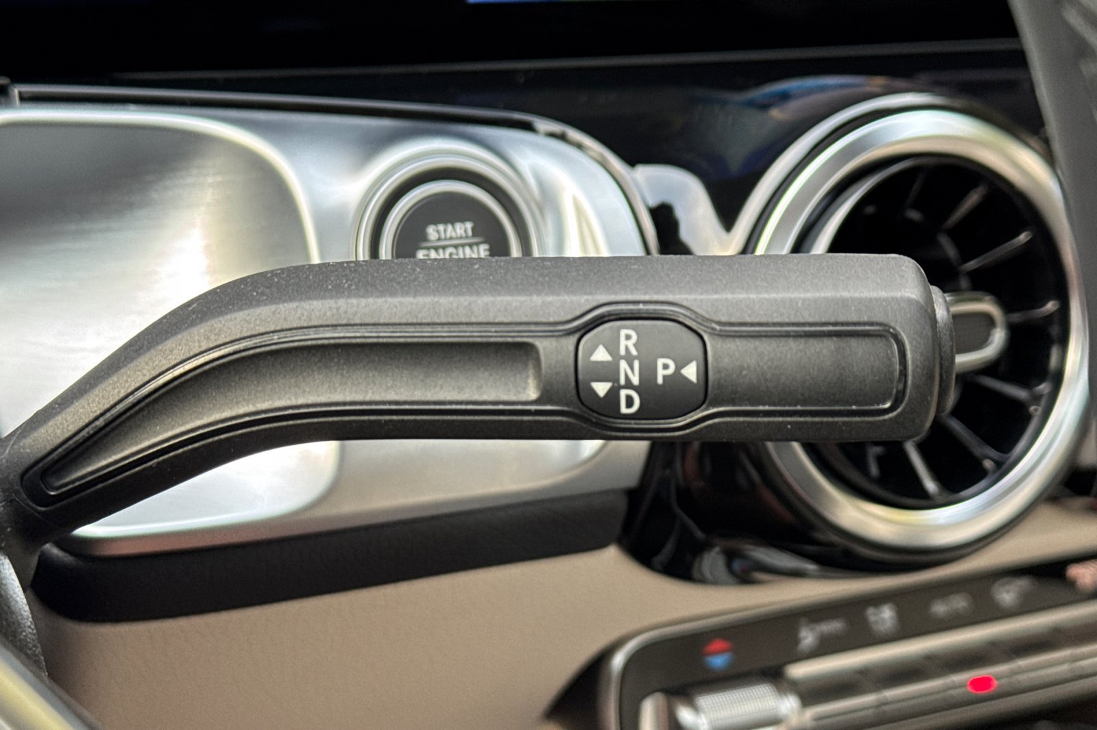 Used 2022 Mercedes-Benz GLB 250 4MATIC image 27