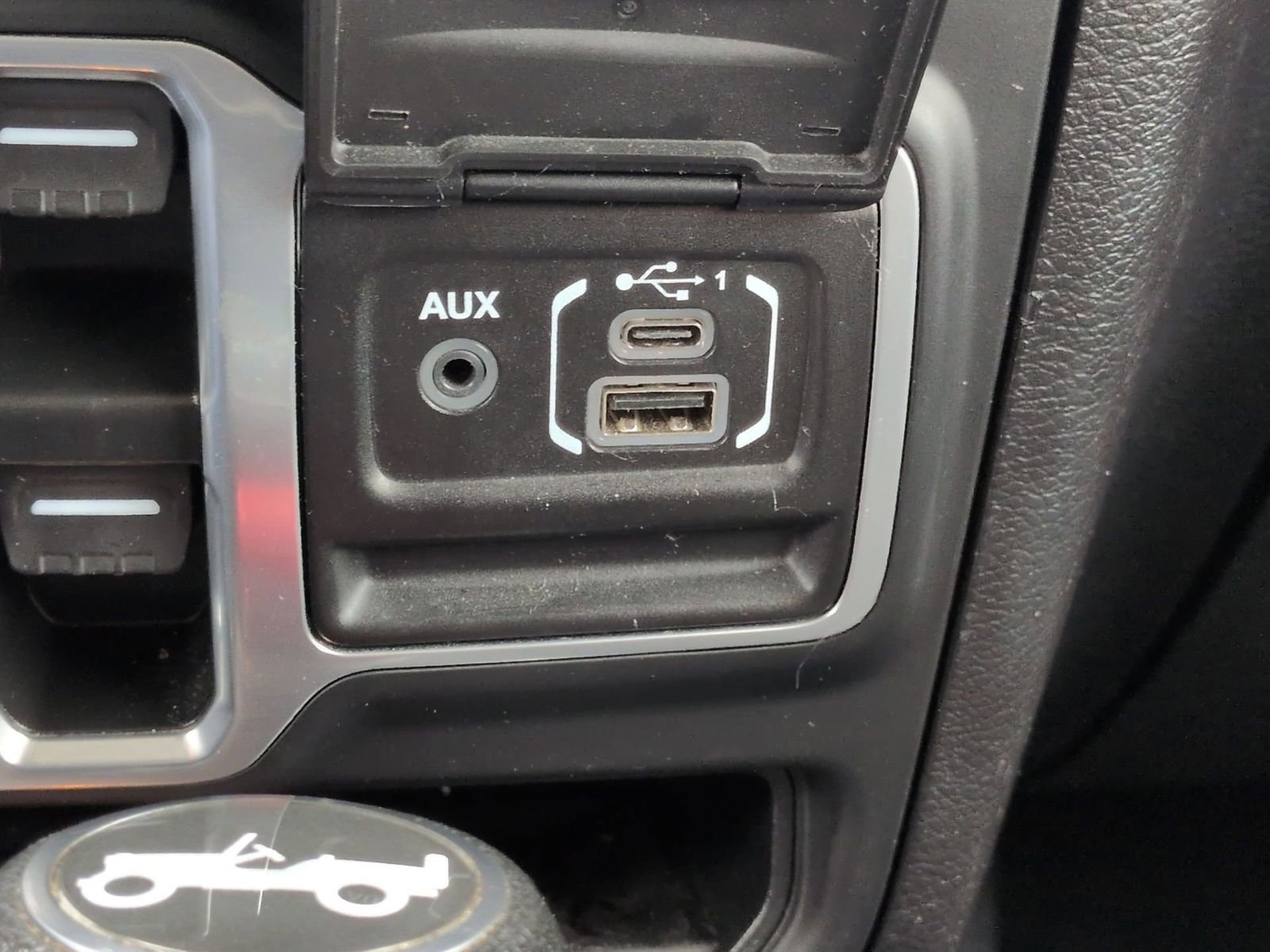 Used 2018 Jeep Wrangler Unlimited Sport S image 41