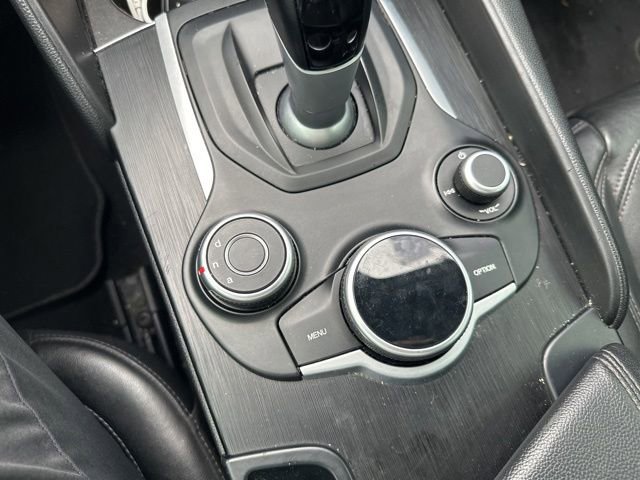 Used 2018 Alfa Romeo Giulia AWD image 19