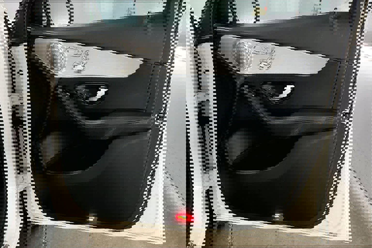 Used 2019 Mercedes-Benz GLC 300 4MATIC image 26