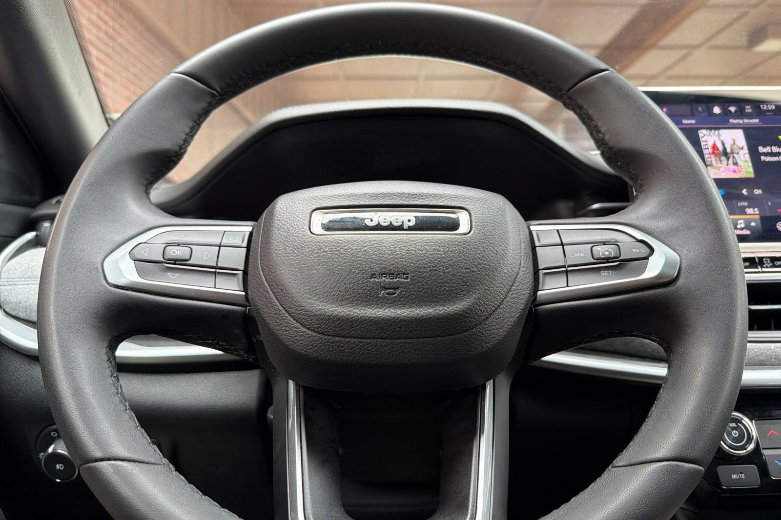 Used 2024 Jeep Compass Latitude image 23