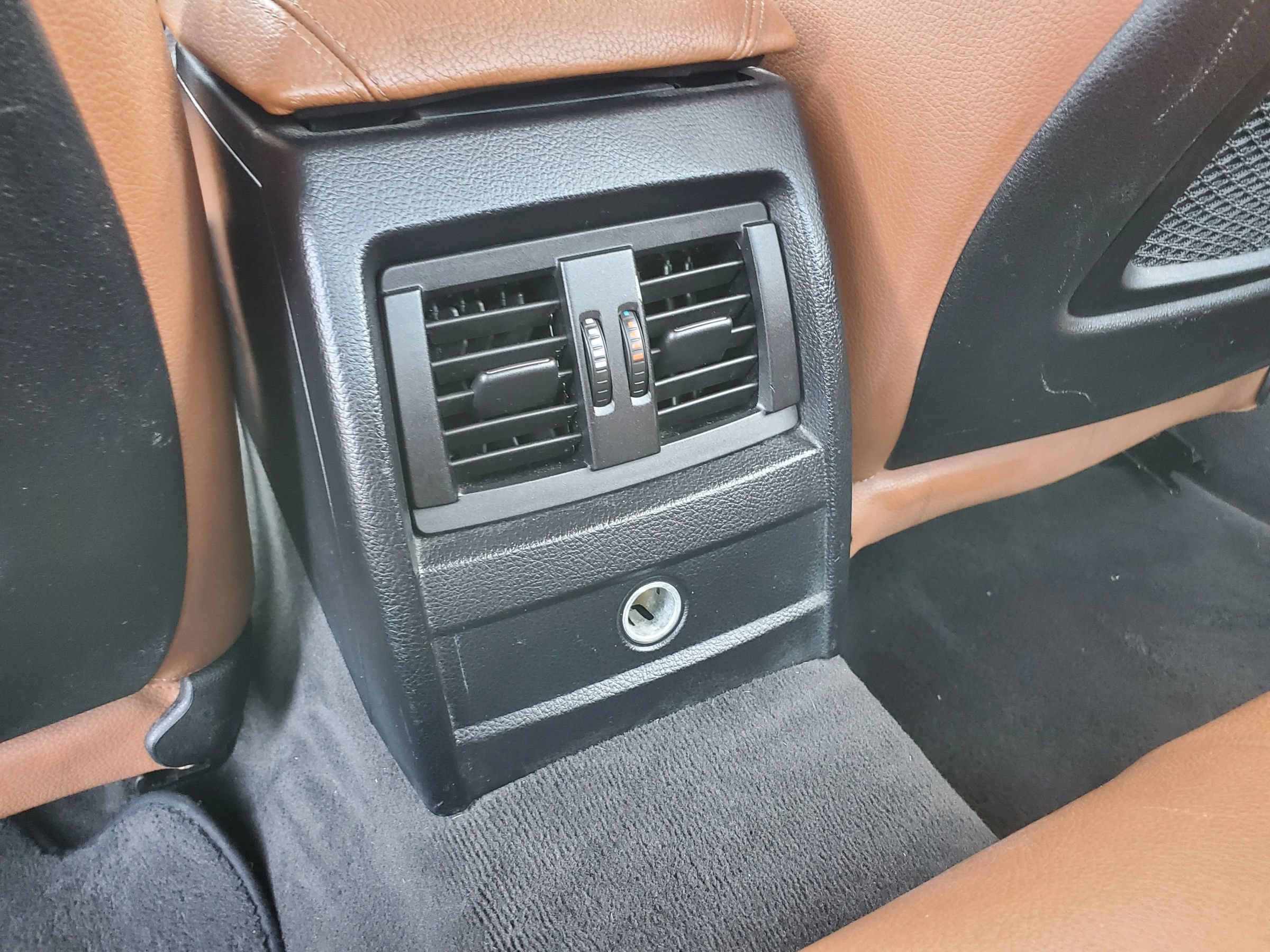 Used 2015 BMW ActiveHybrid 3 w/ Technology Package RWD image 32