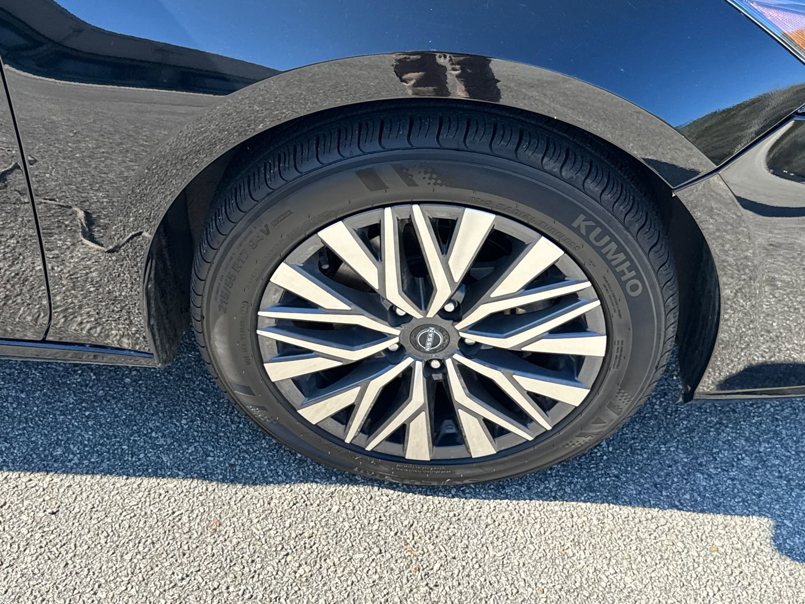 Used 2024 Nissan Altima 2.5 SV image 12