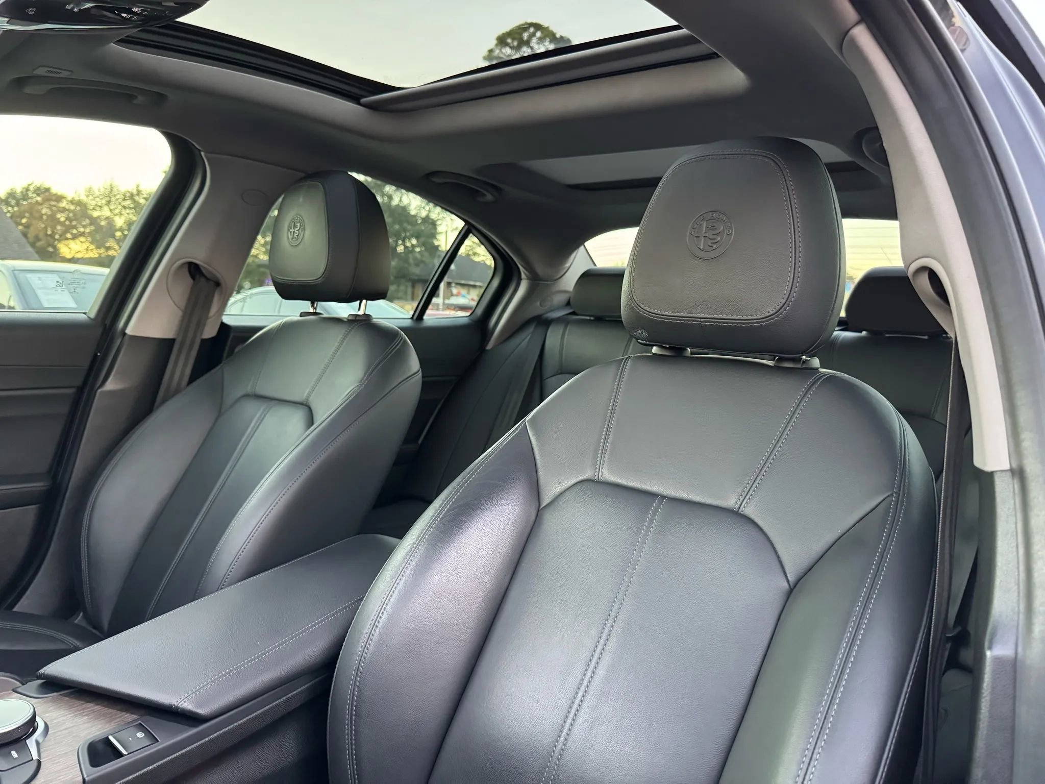 Used 2018 Alfa Romeo Giulia Ti image 23