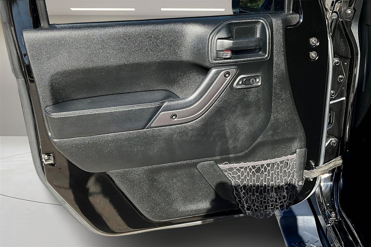 Used 2018 Jeep Wrangler Unlimited Sahara image 19