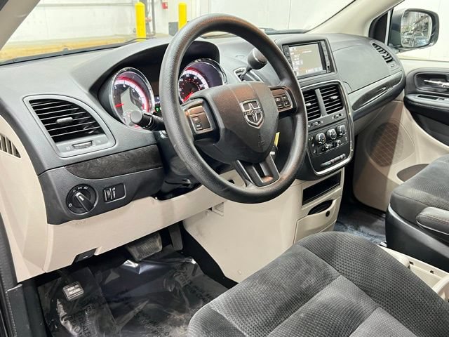 Used 2020 Dodge Grand Caravan SE FWD image 24