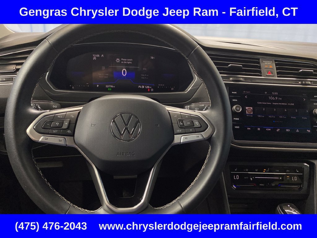 Used 2023 Volkswagen Tiguan SE AWD/4WD image 18