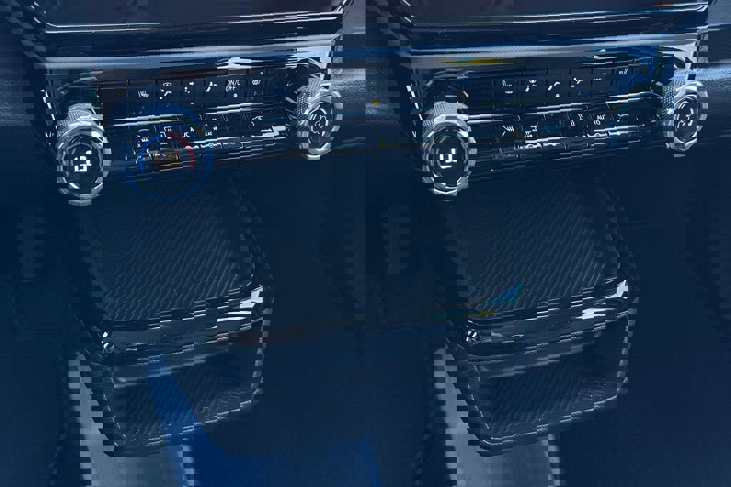 New 2027 Chevrolet Bolt LT w/ Comfort Package image 21