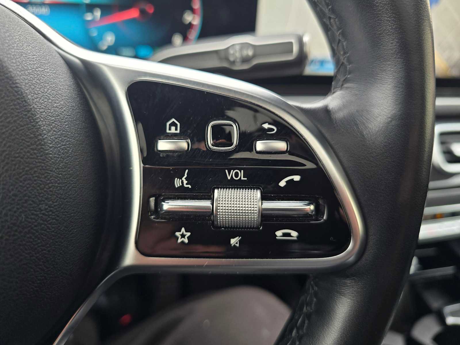 Used 2023 Mercedes-Benz GLS 580 4MATIC image 34