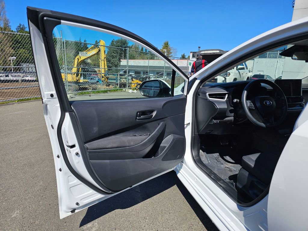 Certified 2025 Toyota Corolla LE image 18