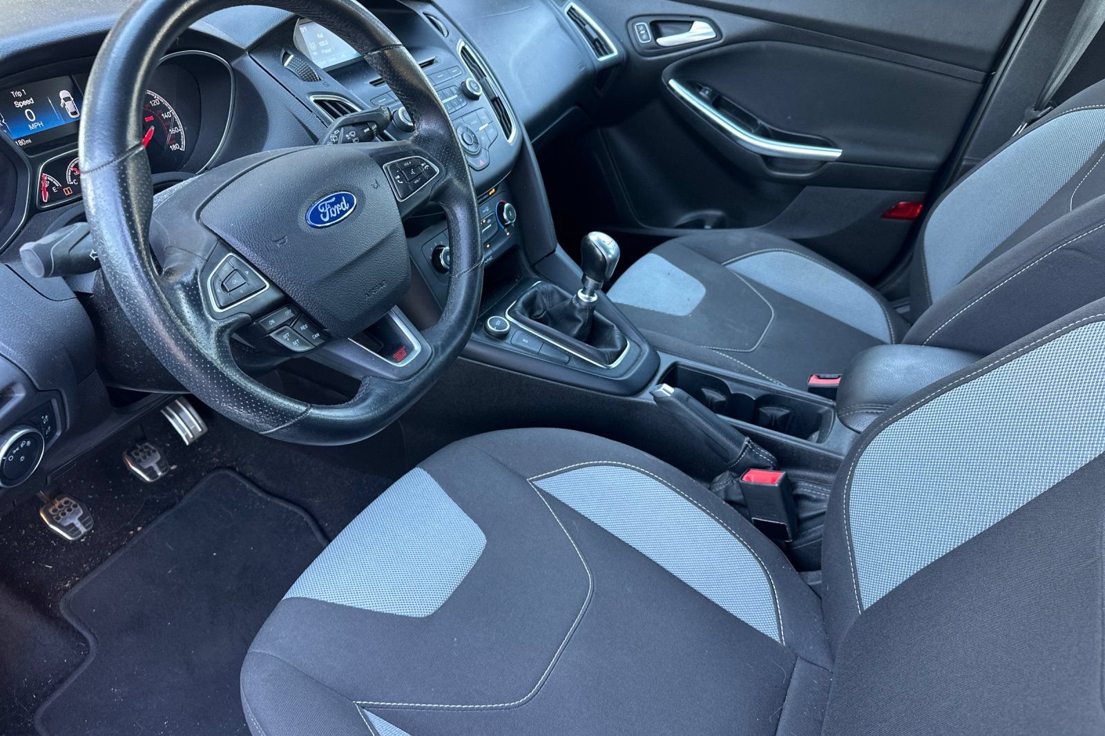Used 2016 Ford Focus ST FWD image 9