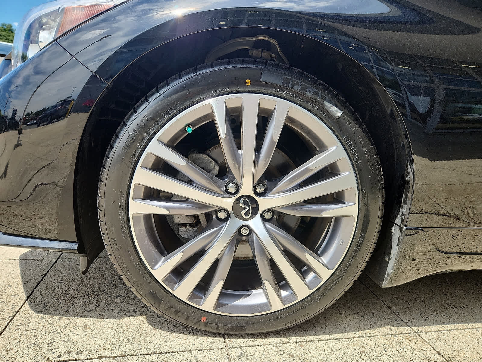 Used 2023 INFINITI Q50 Sensory image 9