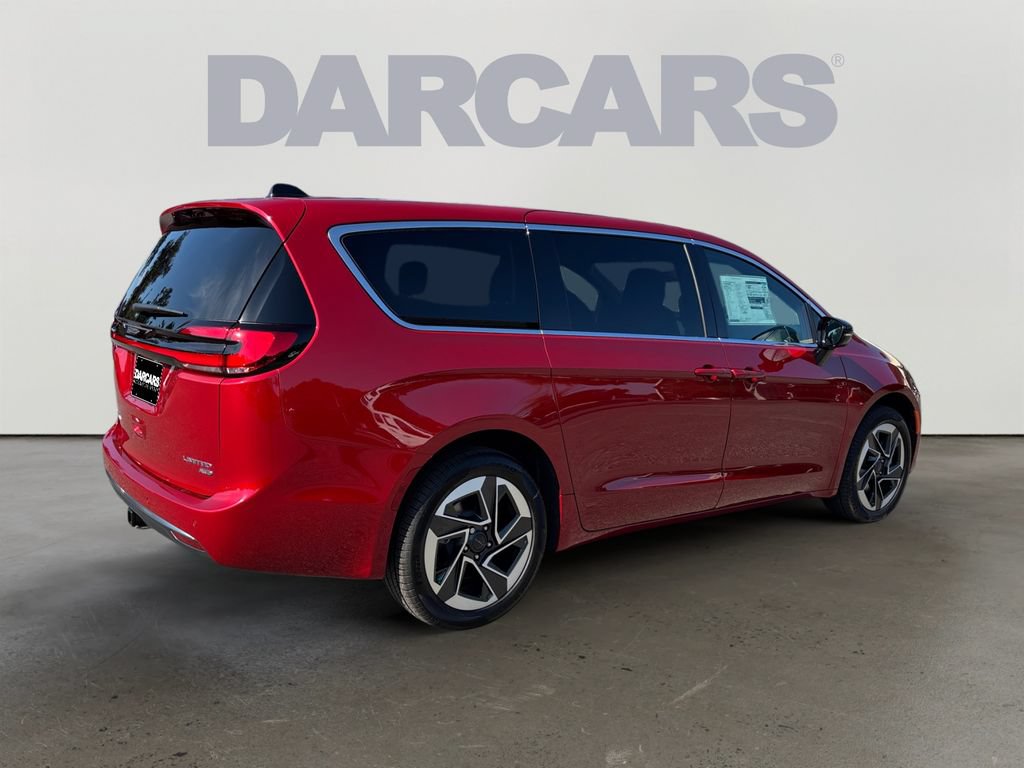 New 2027 Chrysler Pacifica Limited AWD/4WD image 7