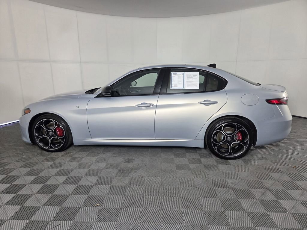Used 2024 Alfa Romeo Giulia Ti w/ Active Assist Plus Package image 9