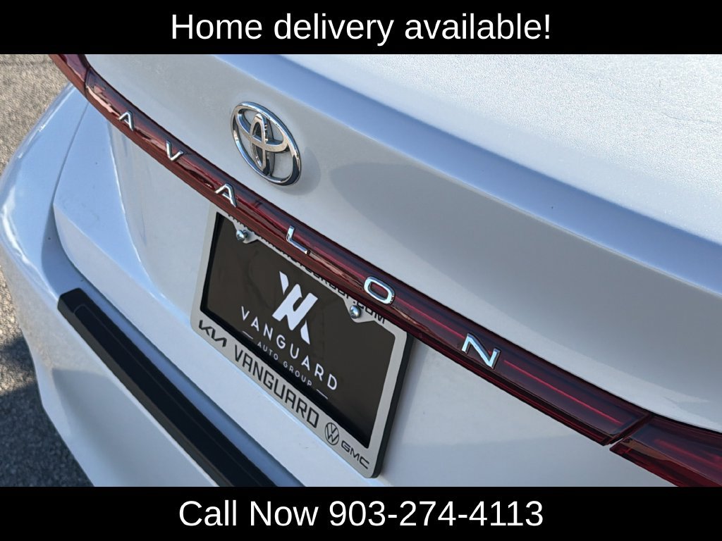Used 2020 Toyota Avalon XLE w/ Moonroof Package FWD image 8