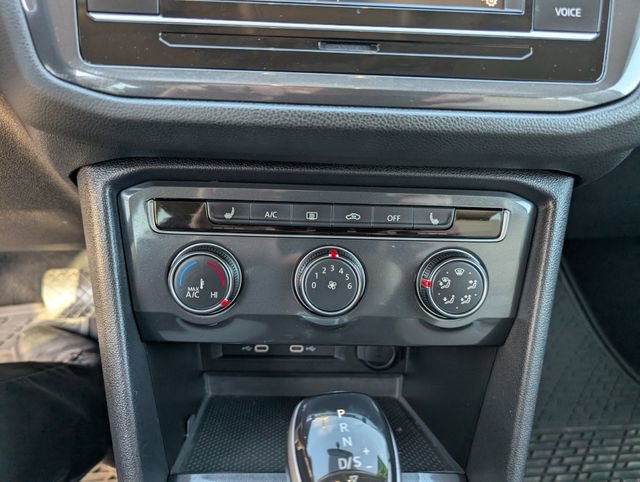 Used 2022 Volkswagen Tiguan S image 18