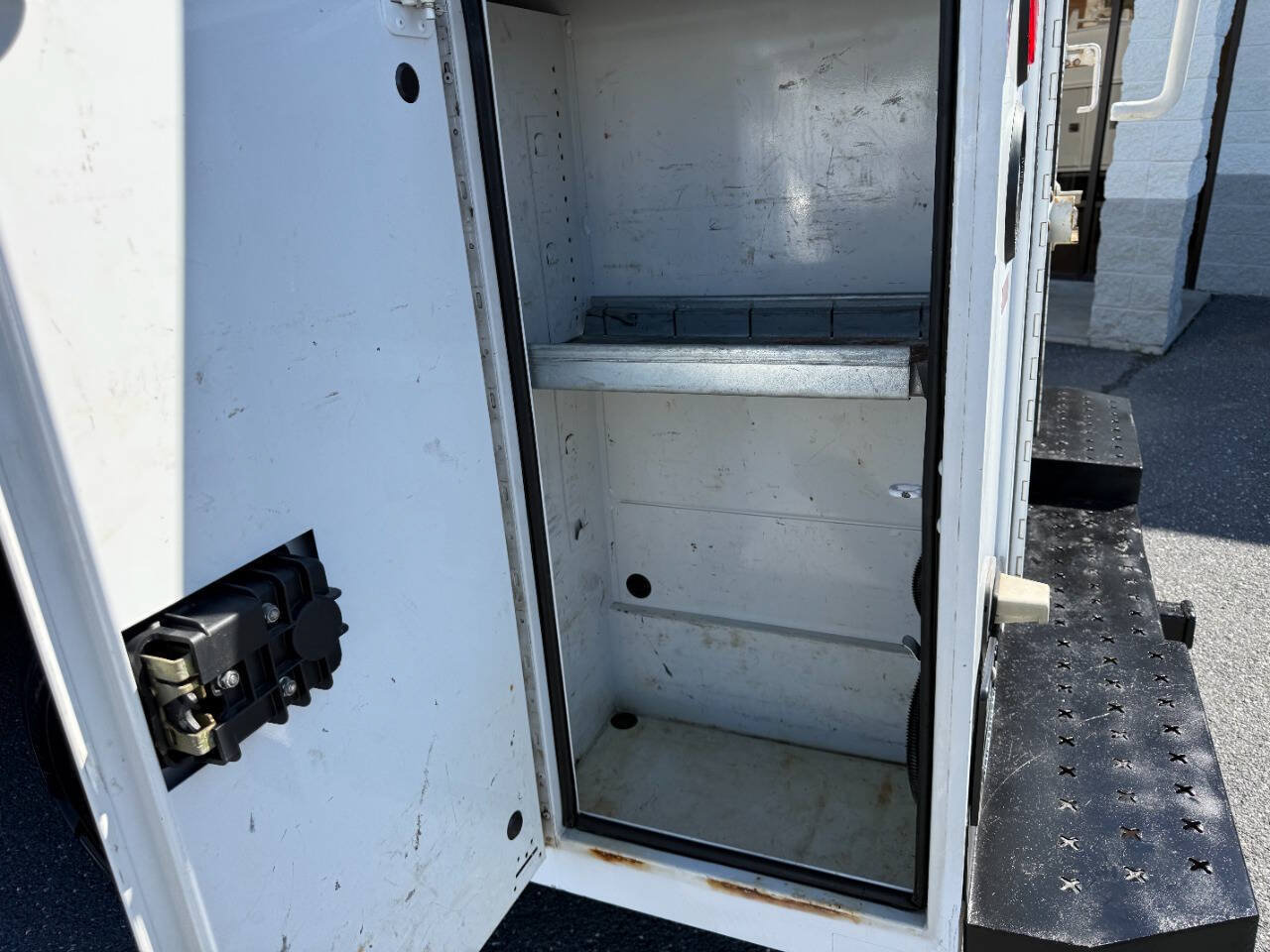 Used 2010 Chevrolet Express 3500 RWD image 29