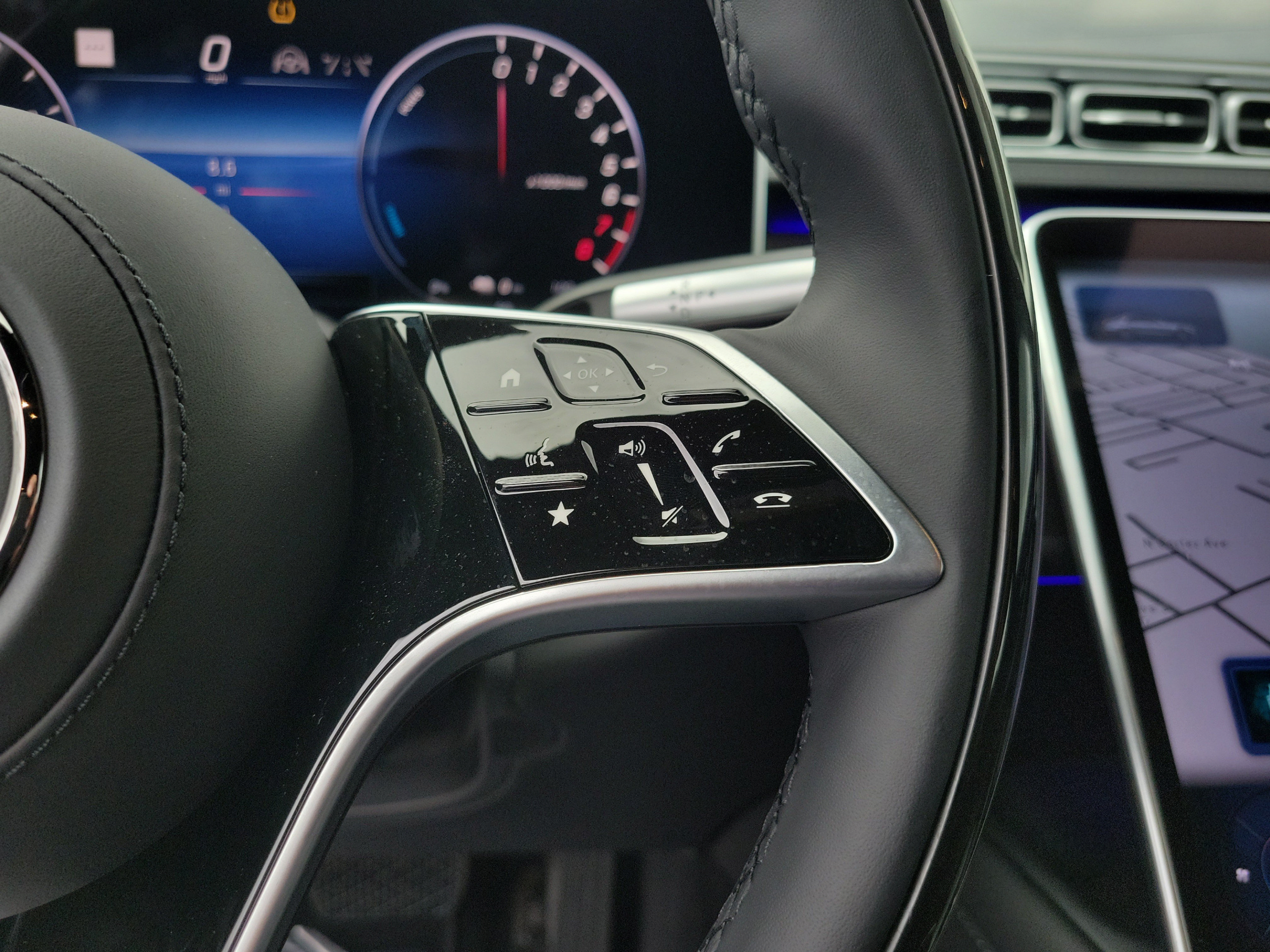 New 2026 Mercedes-Benz S 580e 4MATIC Sedan image 22