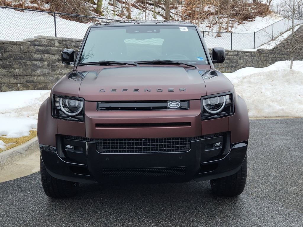 New 2026 Land Rover Defender 130 X-Dynamic SE image 8