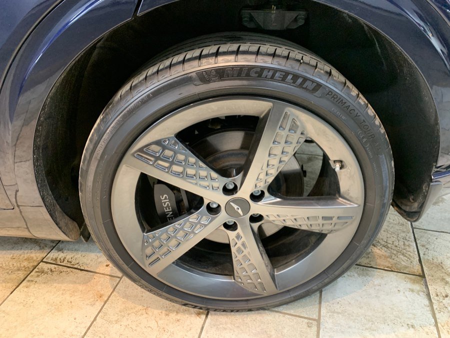 Used 2023 Genesis GV70 3.5T Sport w/ Sport Prestige Package image 11