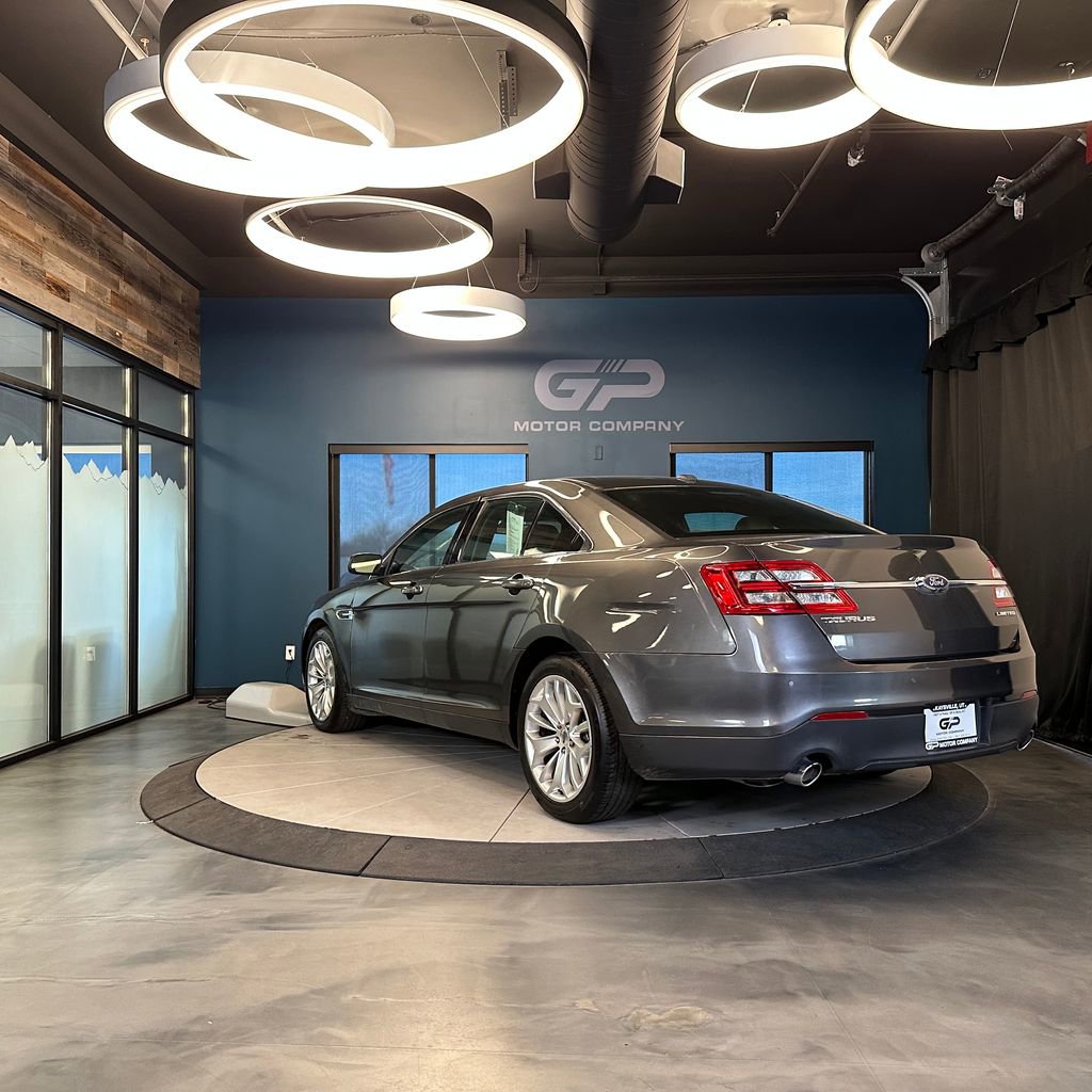 Used 2018 Ford Taurus Limited FWD image 5