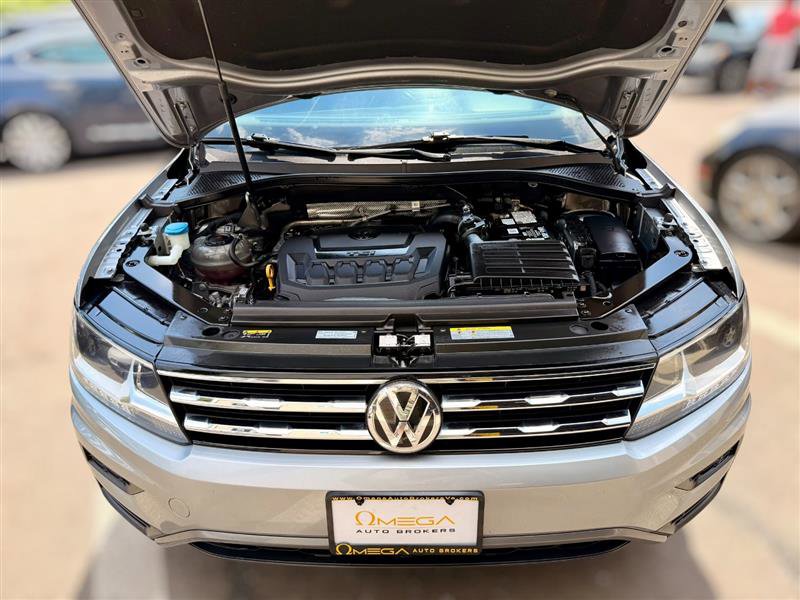 Used 2021 Volkswagen Tiguan SE w/ Panoramic Sunroof Package FWD image 23