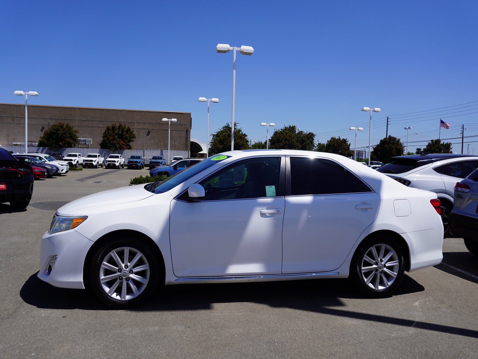 Used 2012 Toyota Camry XLE FWD image 6