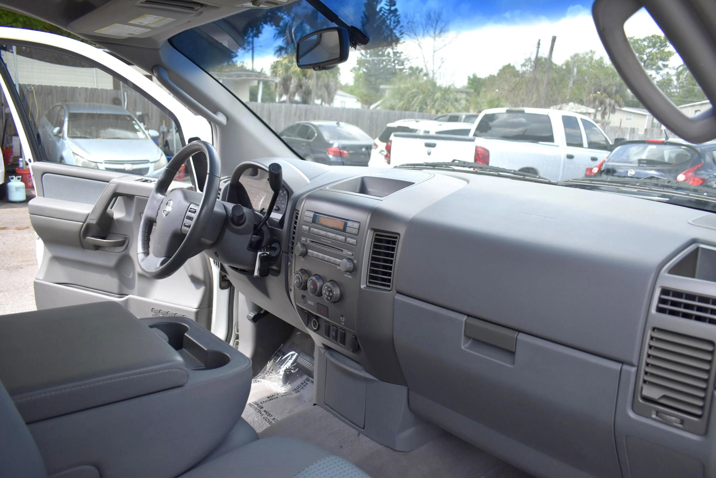 Used 2006 Nissan Titan SE RWD image 15