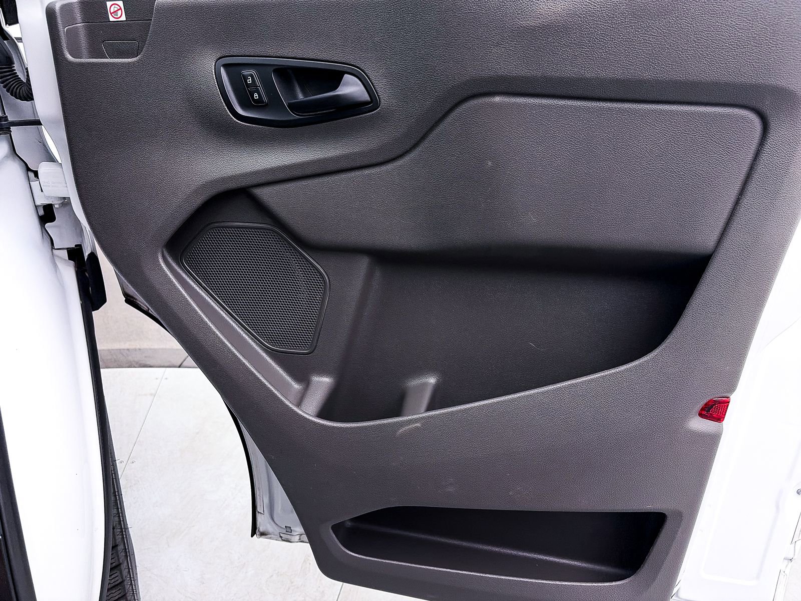 Used 2020 Ford Transit 350 XL image 31