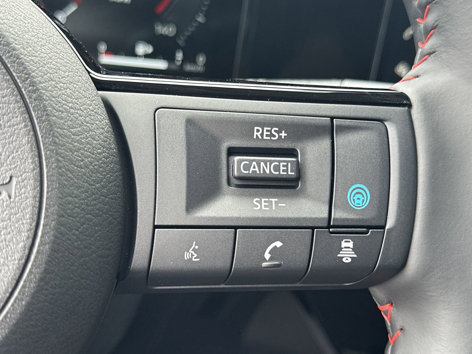 New 2025 Nissan Kicks SR image 10