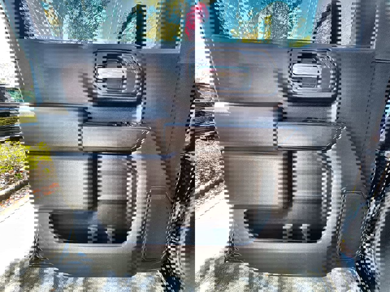 Used 2025 Chevrolet Silverado 2500 Custom w/ Custom Value Package image 22