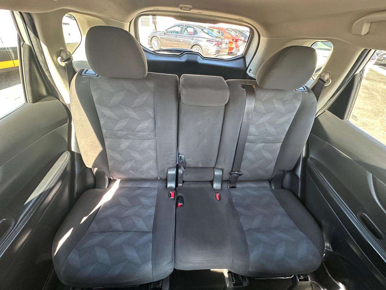 Used 2016 Nissan Rogue SV image 10