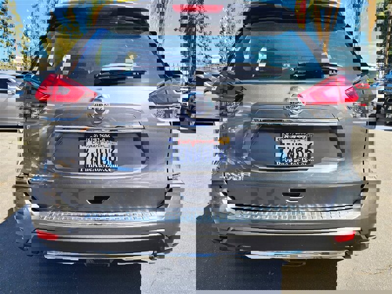 Used 2017 Nissan Rogue S image 7