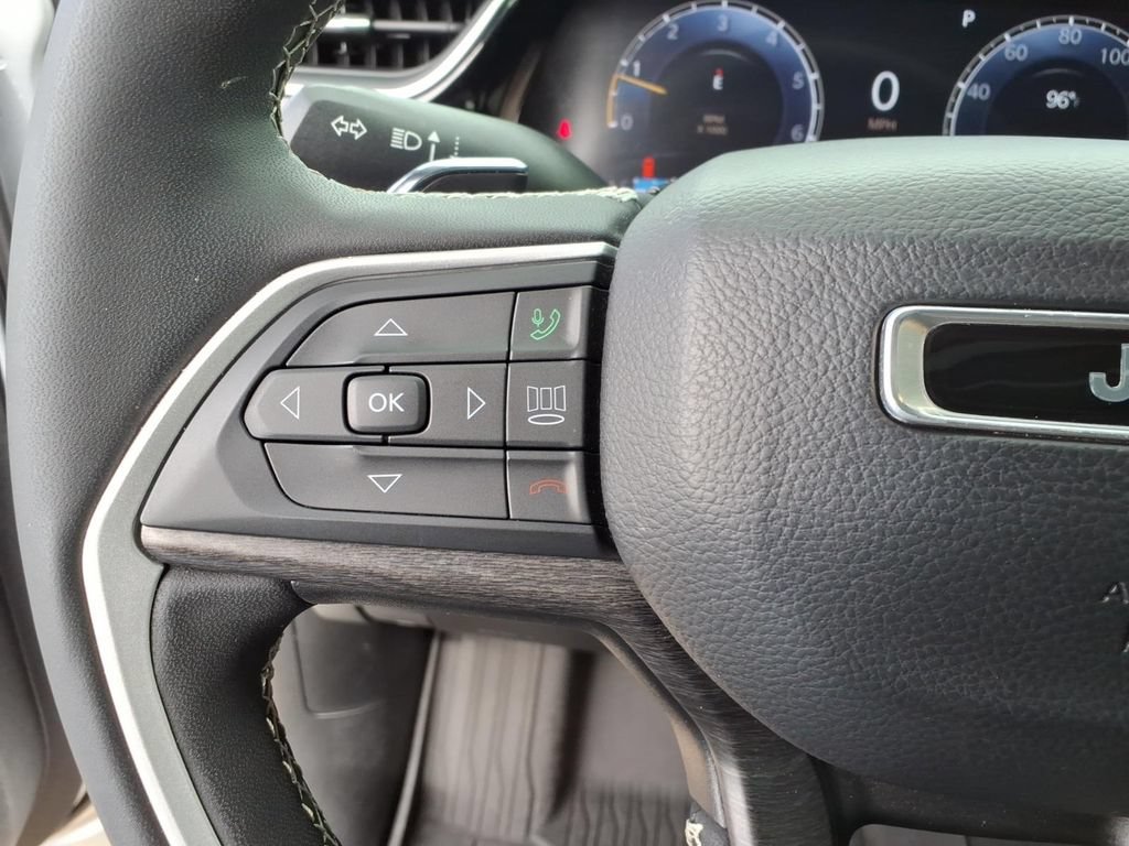 Used 2023 Jeep Grand Cherokee L Limited w/ Luxury Tech Group II RWD image 37