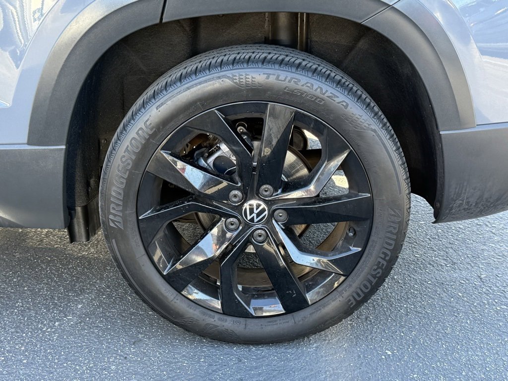Used 2023 Volkswagen Taos SE w/ Panoramic Sunroof Package image 10