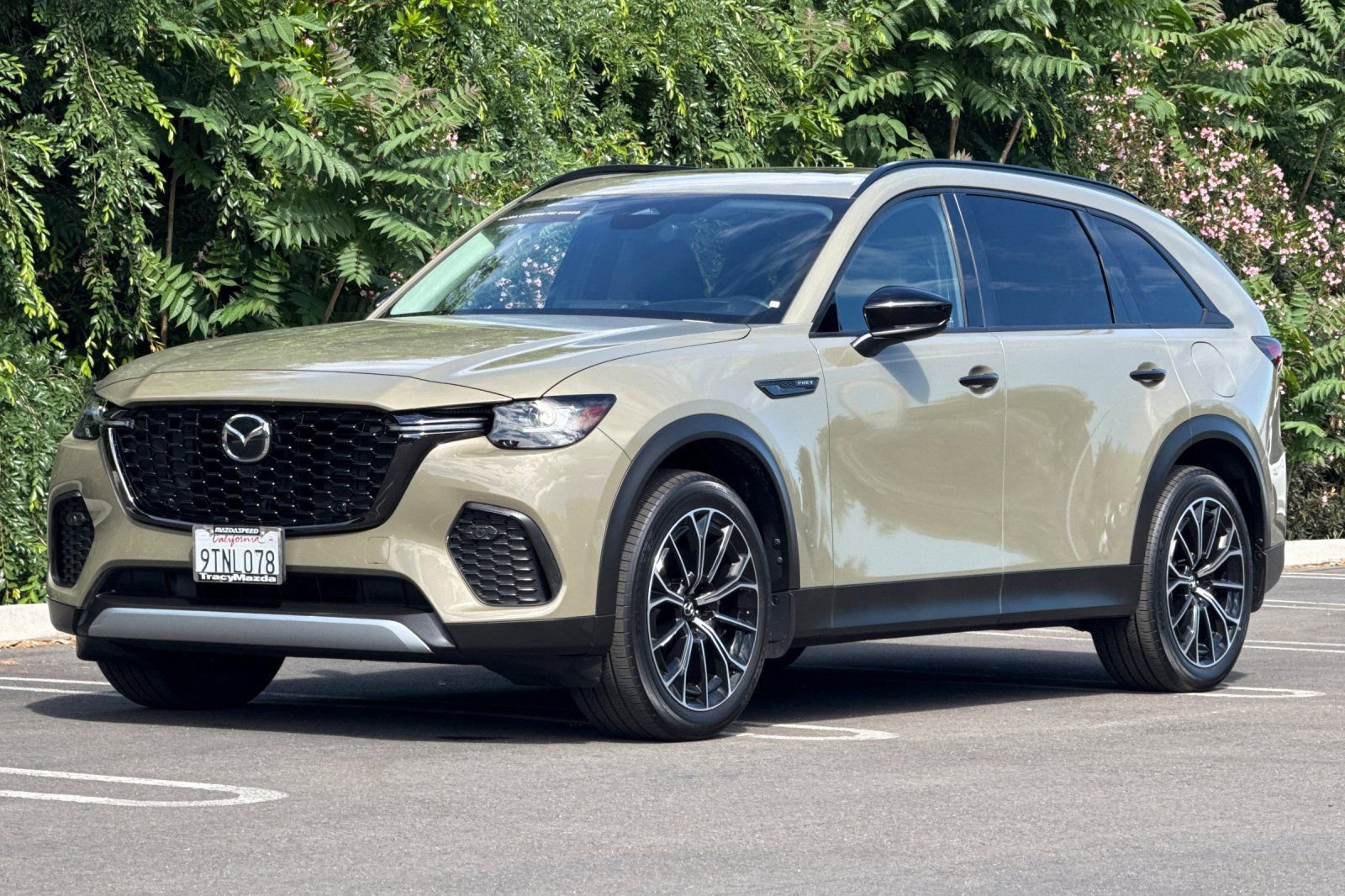 Certified 2025 MAZDA CX-70 Plug-In Hybrid w/ Premium Pkg image 10