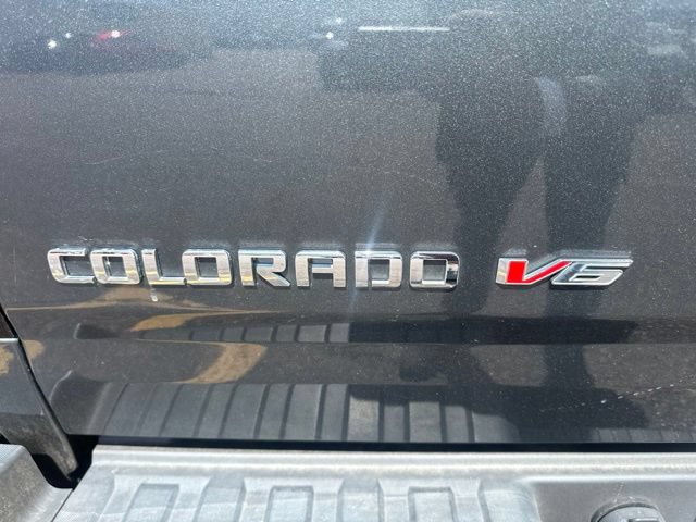 Used 2017 Chevrolet Colorado Z71 AWD/4WD image 8